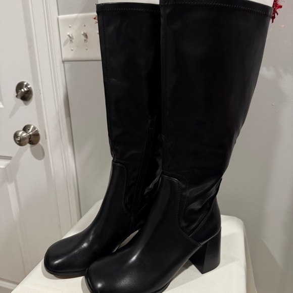 Topshop Knee High Boots w/side zipper and block heel - Picture 16 of 16